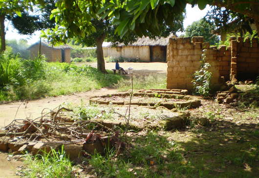 Nowe dachy dla rodzin w Garoua Boulai Nowe dachy dla rodzin w Garoua Boulai