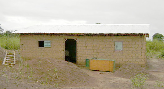 Nowe dachy dla rodzin w Garoua Boulai Nowe dachy dla rodzin w Garoua Boulai