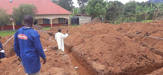 Budowa porodówki w Nyabwina w Ugandzie Budowa porodówki w Nyabwina w Ugandzie