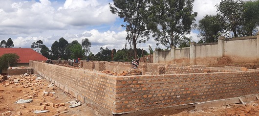 Budowa porodówki w Nyabwina w Ugandzie Budowa porodówki w Nyabwina w Ugandzie