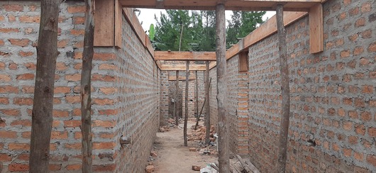 Budowa porodówki w Nyabwina w Ugandzie Budowa porodówki w Nyabwina w Ugandzie