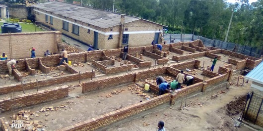 Budowa porodówki w Ruhango w Rwandzie Budowa porodówki w Ruhango w Rwandzie