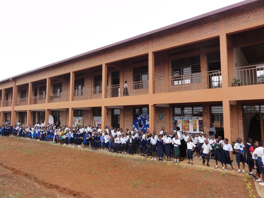 Uroczyste otwarcie szkoły podstawowej w Masaka Uroczyste otwarcie szkoły podstawowej w Masaka