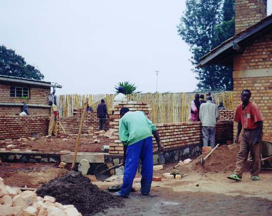 [zdjęcie budowy szpitala w&nbsp;Rwandzie]